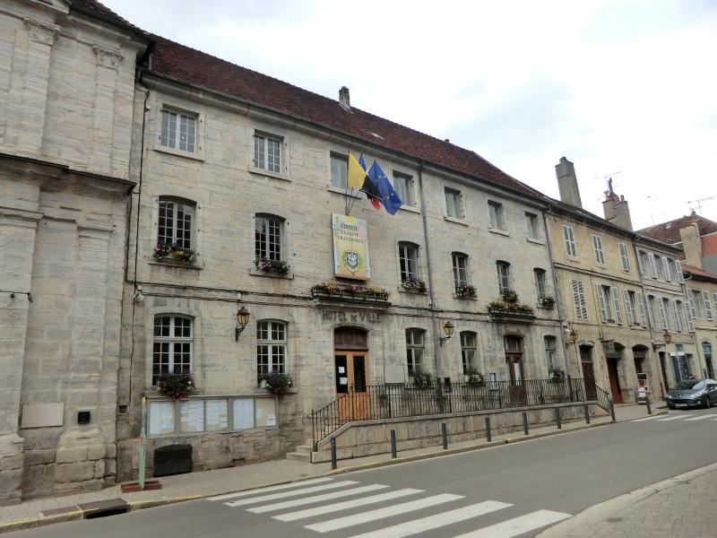 Ancien couvent des Ursulines, actuel Hôtel de Ville et tribunal, Arbois