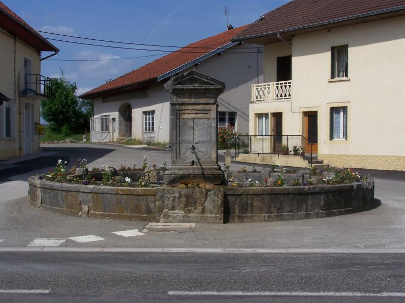 Fontaine-lavoir, Cernans