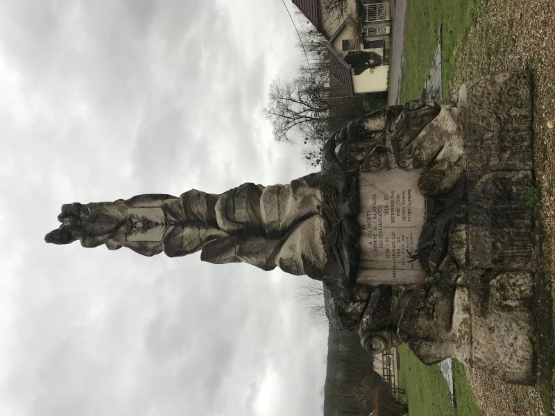 Monument aux morts, Champagne-sur-Loue