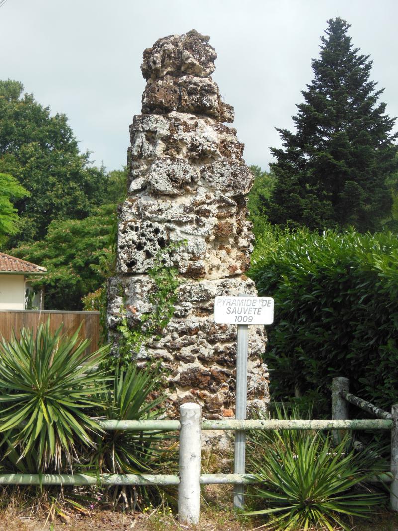 Cinq piles de pierre, Mimizan