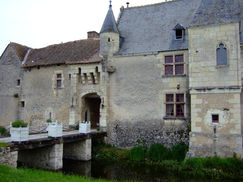 Château, Chémery