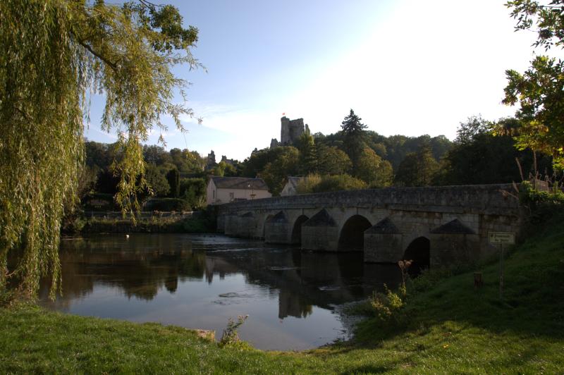 Pont sur le Loir, Lavardin