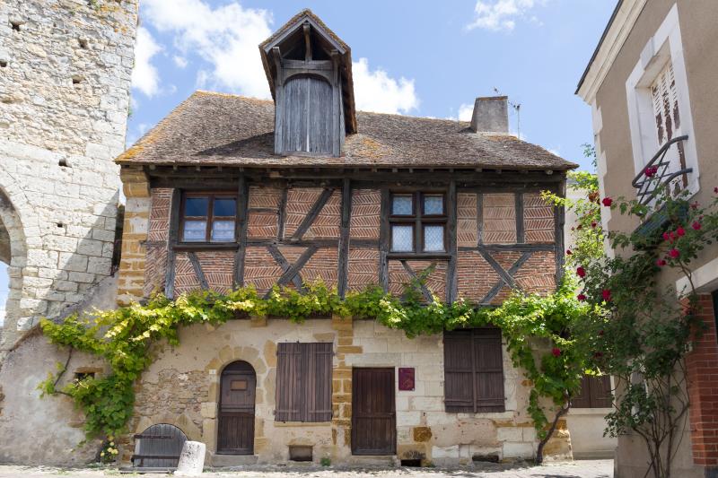 Maison en pans de bois au pied de la Porte d'En-Haut, Mennetou-sur-Cher