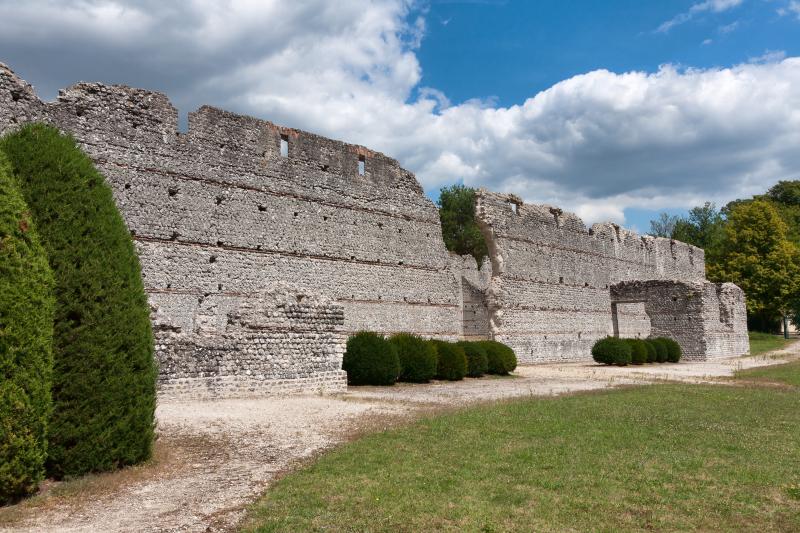 Ruines romaines des Mazelles, Thésée