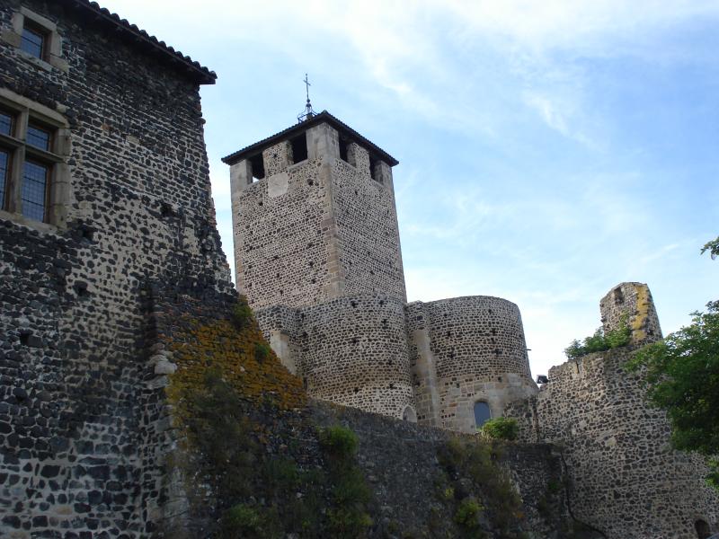 Eglise, ancien prieuré et remparts, Montverdun