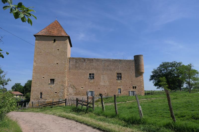 Château de Montrenard, Pouilly-sous-Charlieu