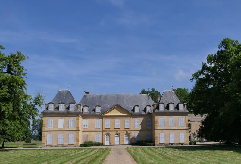 Château de Vougy (également sur commune de Pouilly-sous-Charlieu), Vougy