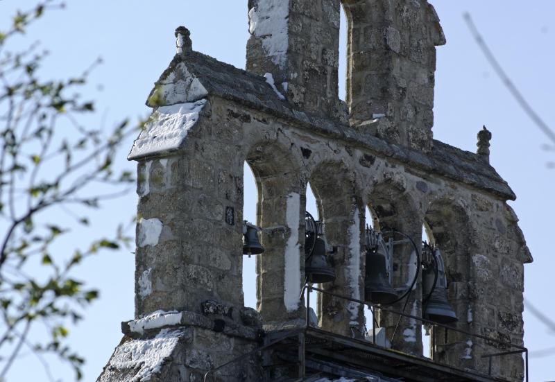 Église Saint-Pierre, Chastel