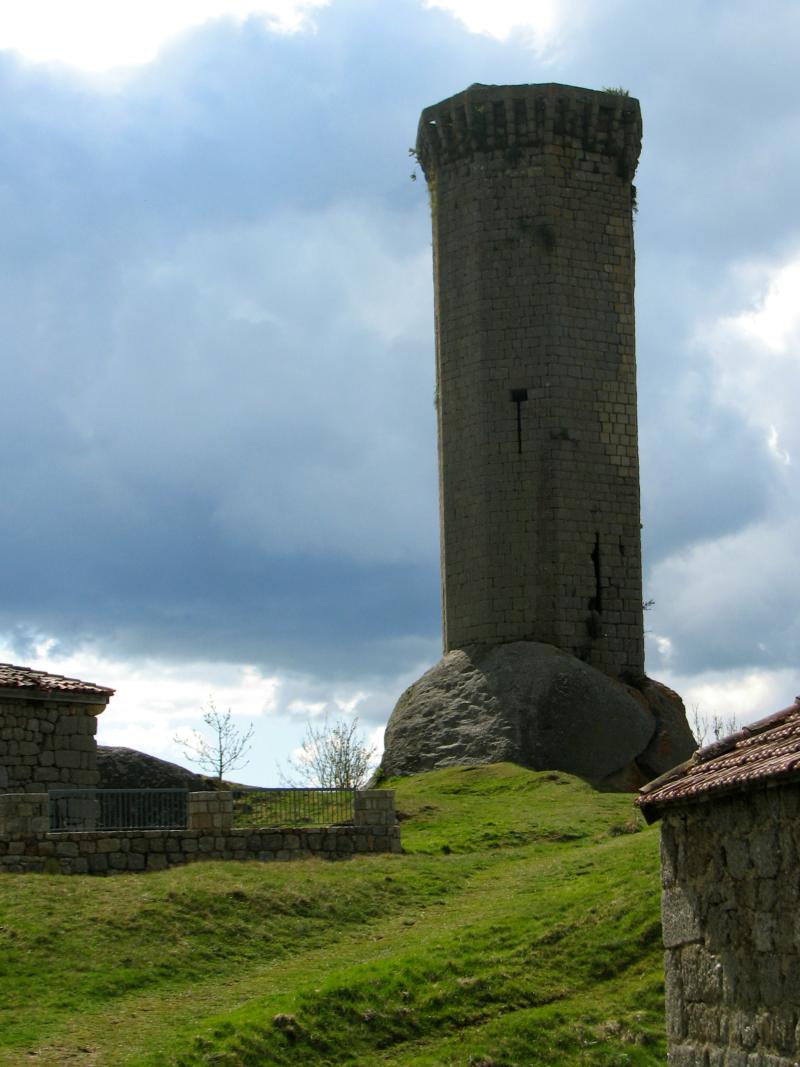 Ancien château fort de la Clauze, Grèzes