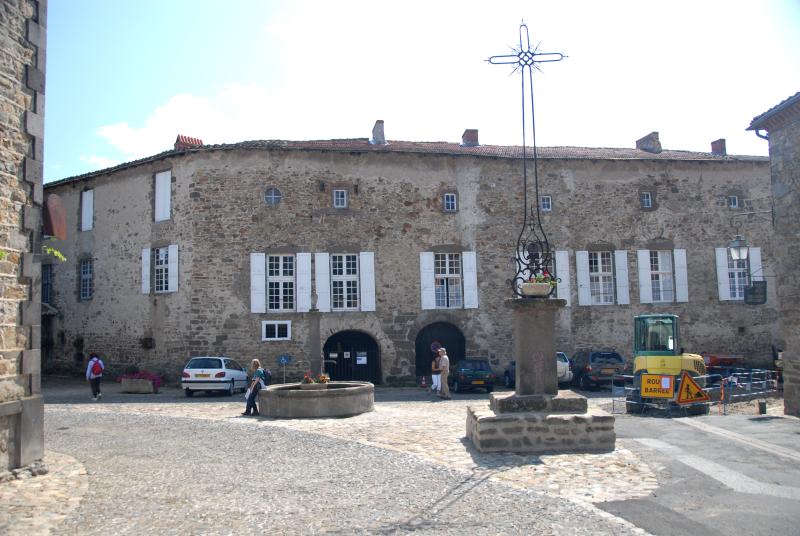 Croix en fer forgée datée de 1779, Lavaudieu