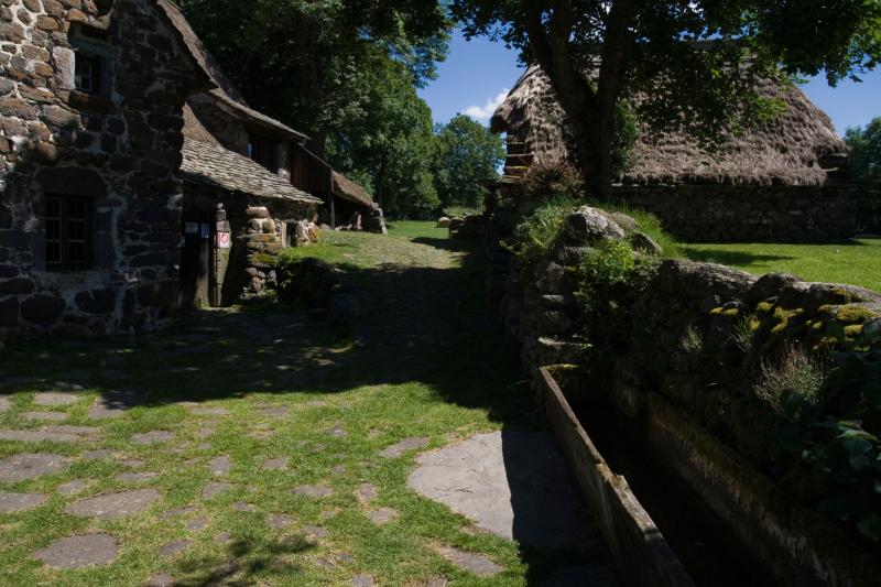 Ferme à toit de chaume dite Ferme Perrel, Moudeyres