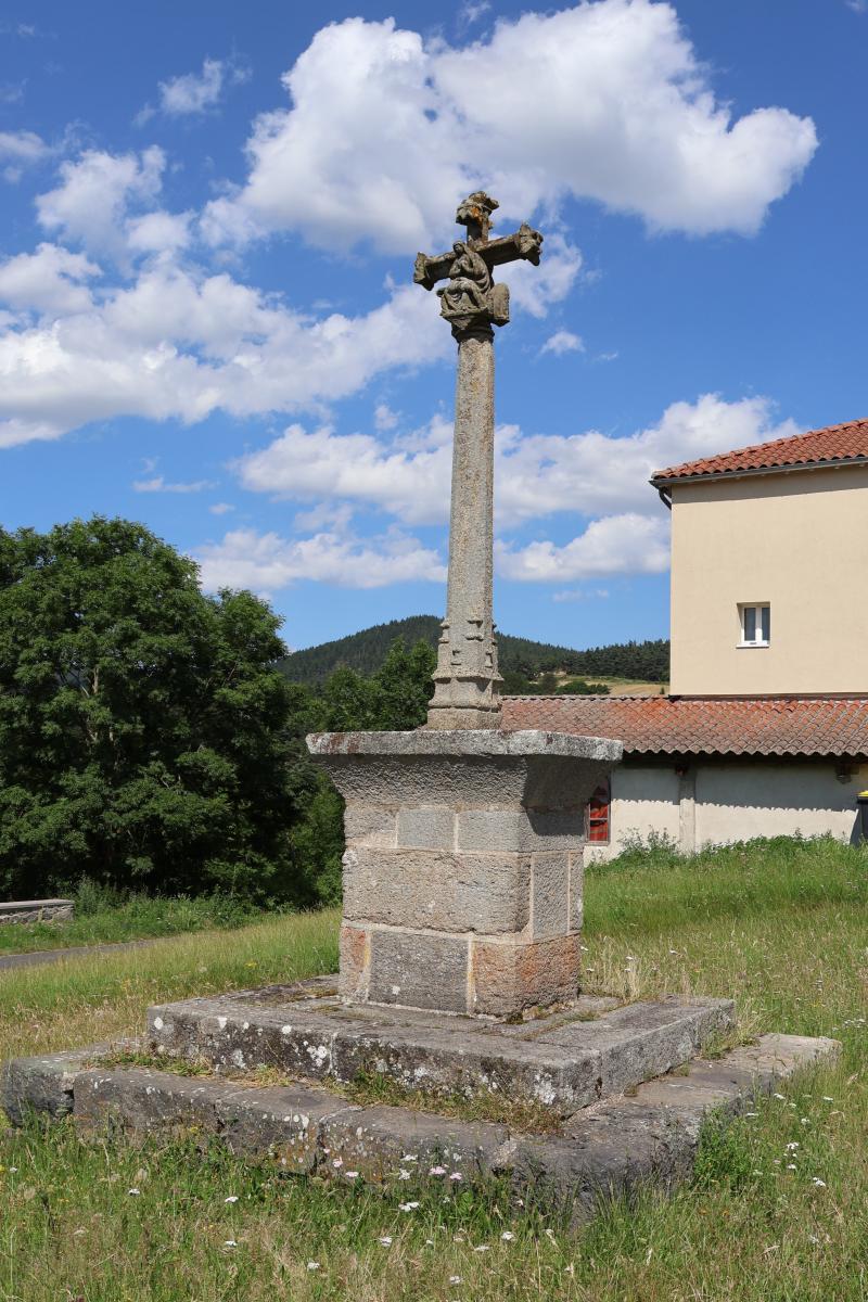 Croix de pierre, Ouides