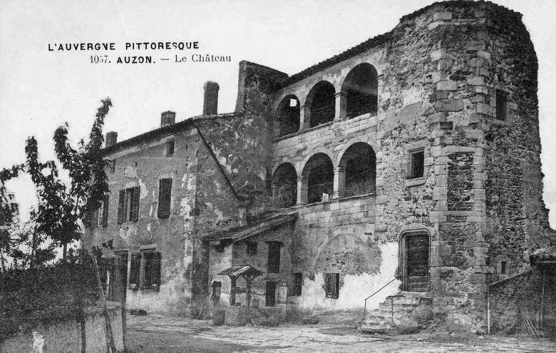 Château et fortifications, Auzon