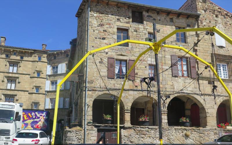 Maison aux arcades, Pradelles