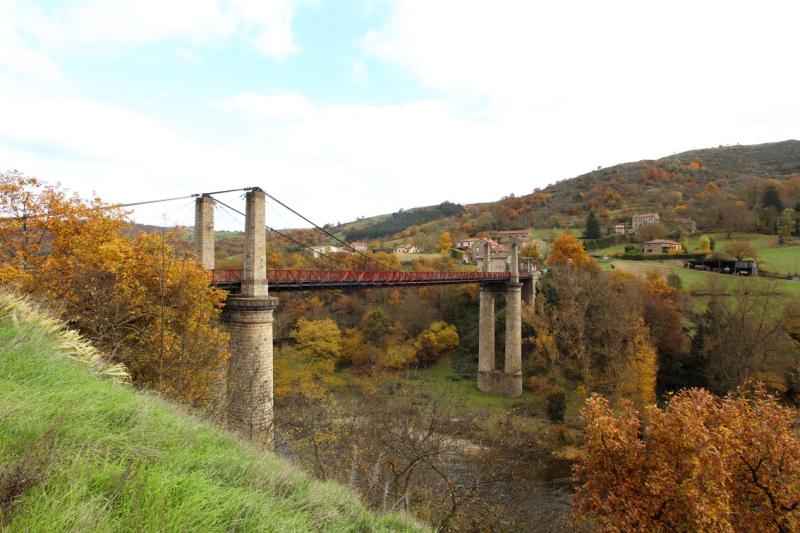 Pont suspendu de Saint-Ilpize, Saint-Ilpize