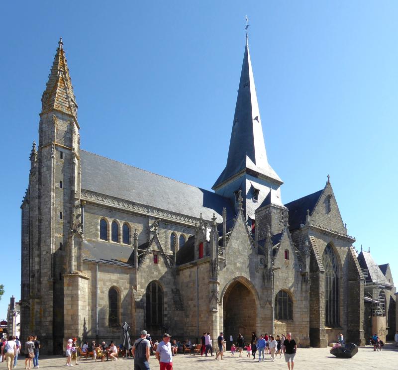 Eglise Saint-Aubin (ancienne collégiale)