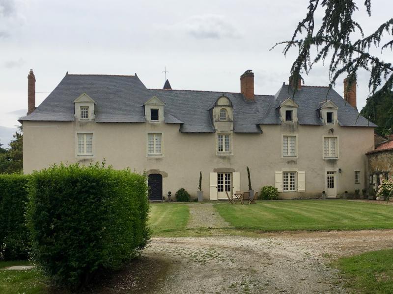 Château du Plessis, Pont-Saint-Martin