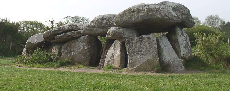 Dolmen-allée couverte, Saint-Lyphard