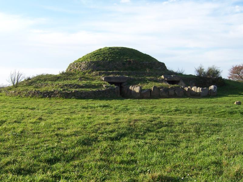 Dolmen sous tumulus, au lieudit Dissignac