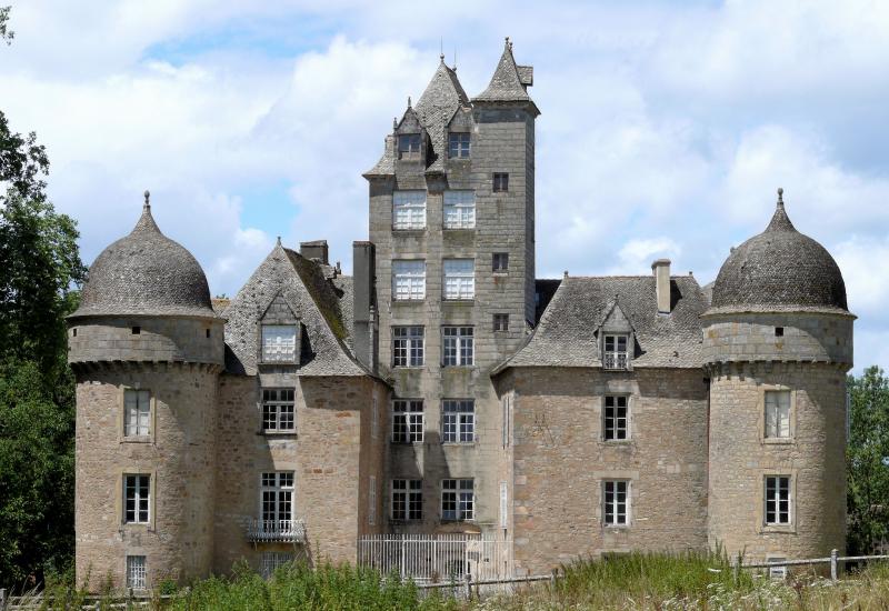 Château, Aynac