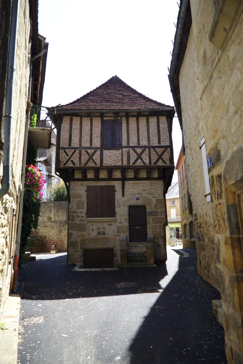 Maison d'angle à pans de bois, Saint-Céré