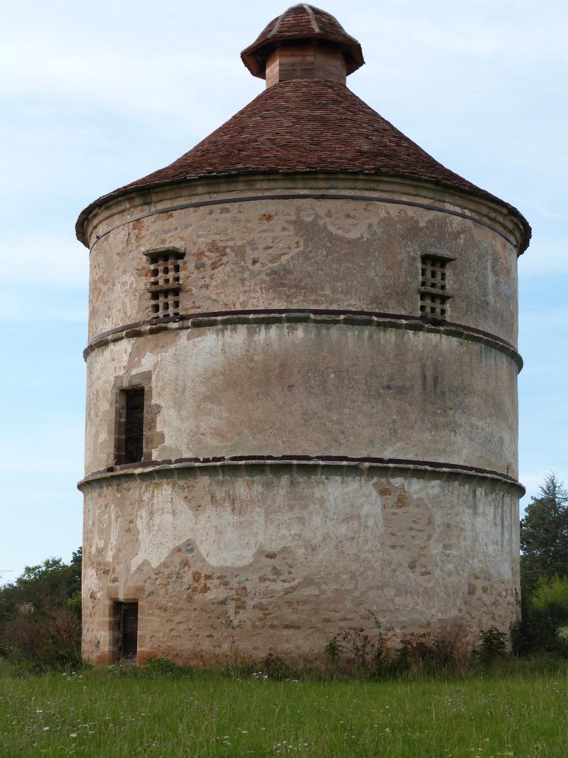 Ancien pigeonnier du château, Assier
