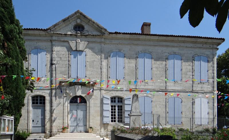 Ancien château, actuellement mairie-école, Frégimont