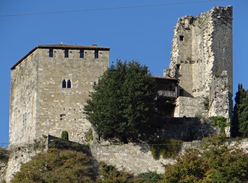 Ruines du château féodal, Madaillan