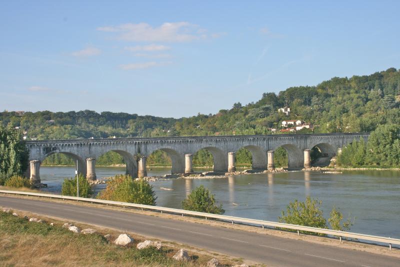 Pont-canal d'Agen sur la Garonne, Le Passage