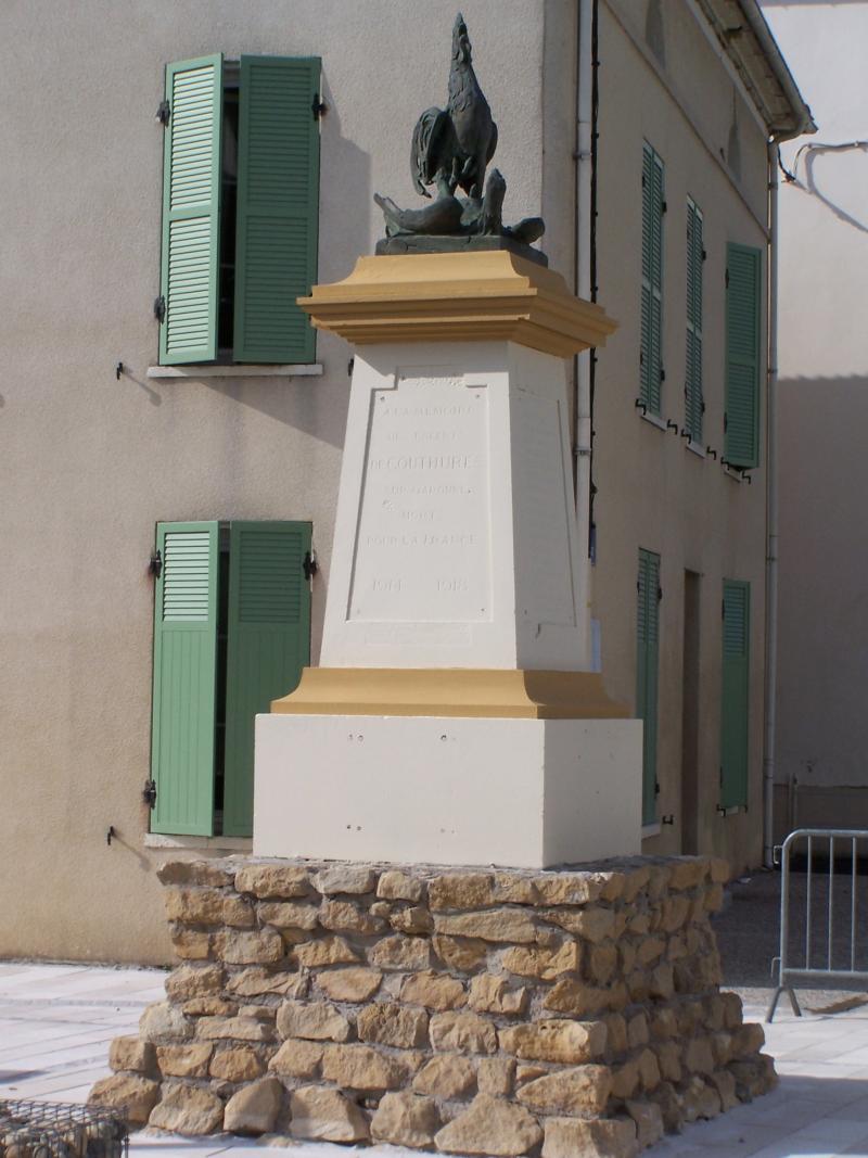 Monument aux morts de la guerre 1914-1918, situé au croisement des rues des Tilleuls et de la Poste, Couthures-sur-Garonne