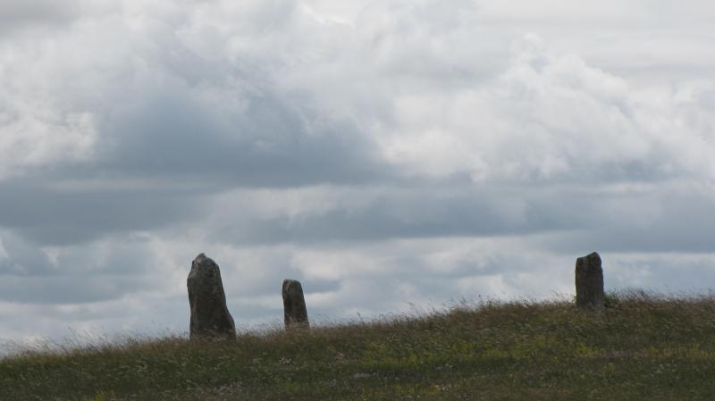 Trois menhirs de la colline de Treimes, Les Bondons