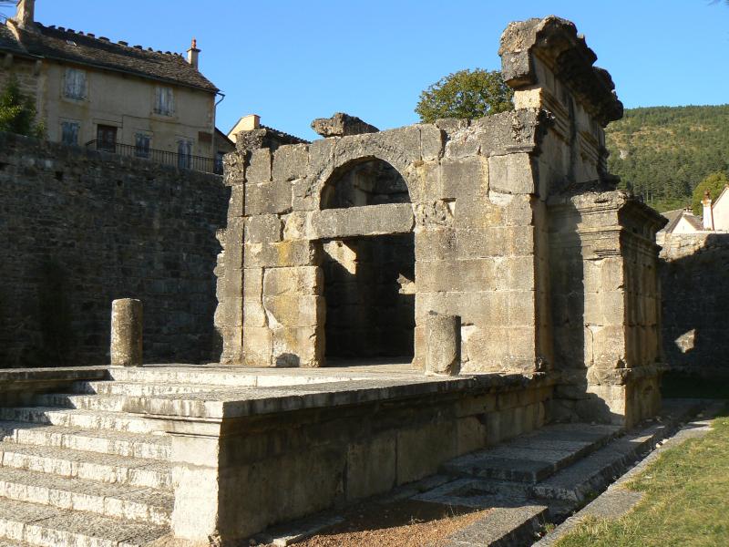 Monument dit Le Tombeau romain, Lanuéjols