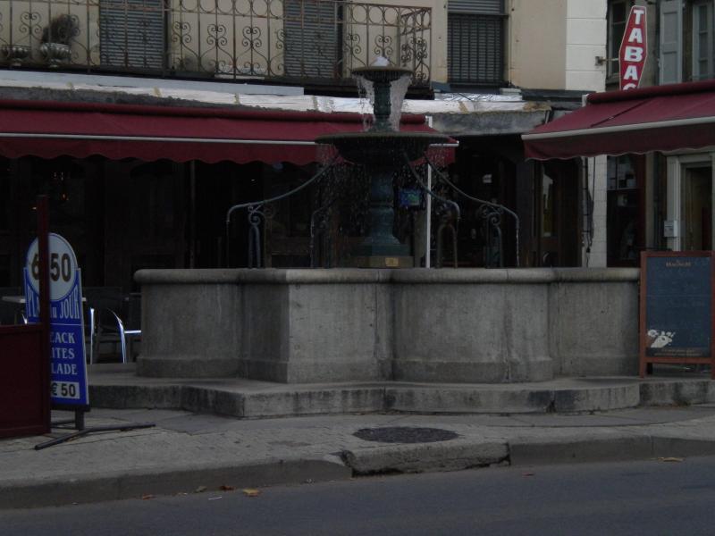 Fontaine d'Aigues-Passes, Mende
