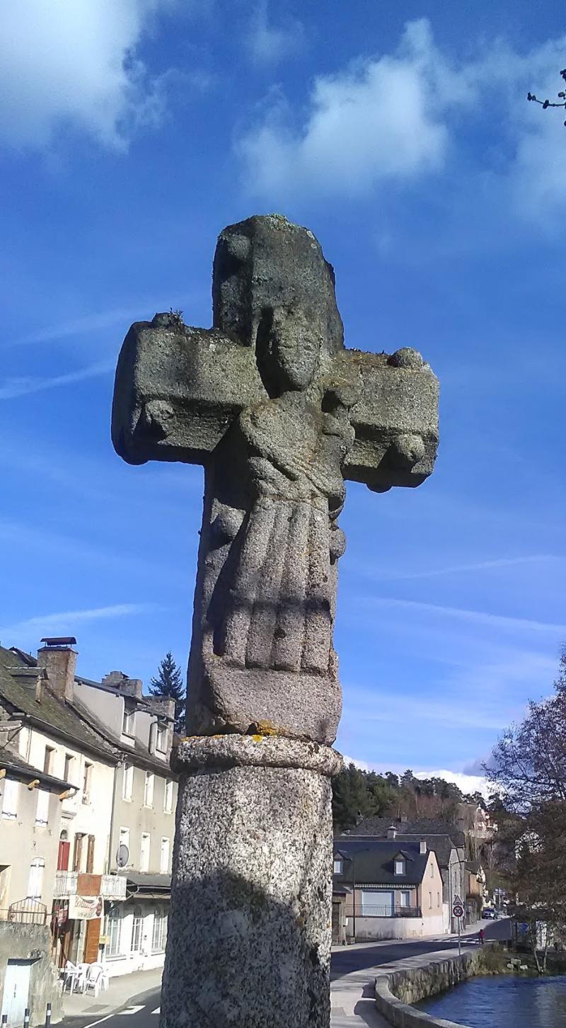 Croix en pierre, Serverette