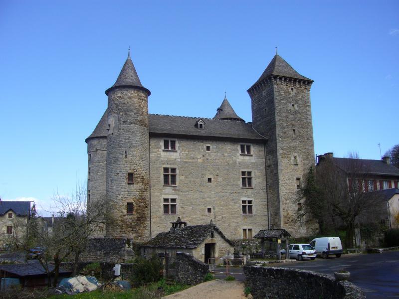 Château de Saint-Saturnin, Saint-Saturnin