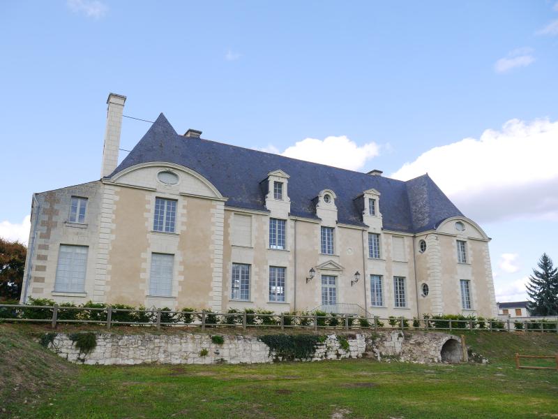 Château, Bellevigne-les-Châteaux