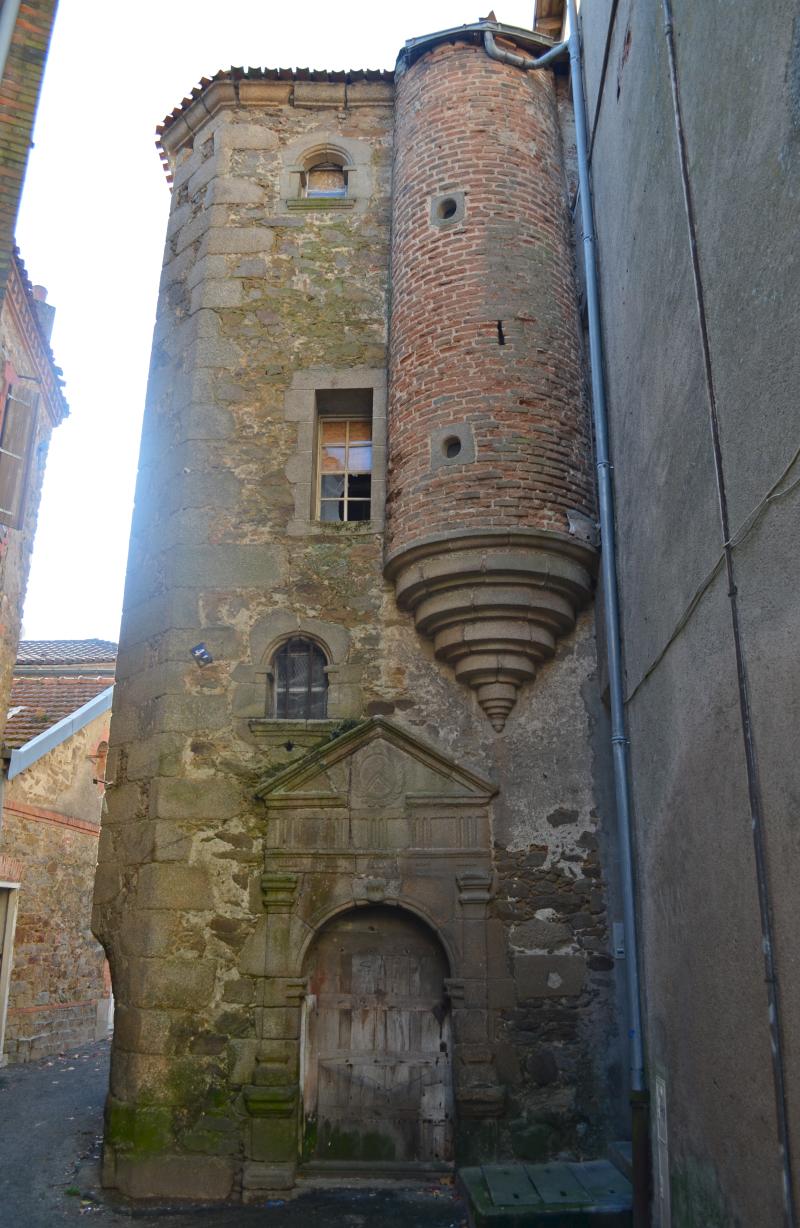 Tour dite du Grenier à sel, Cholet