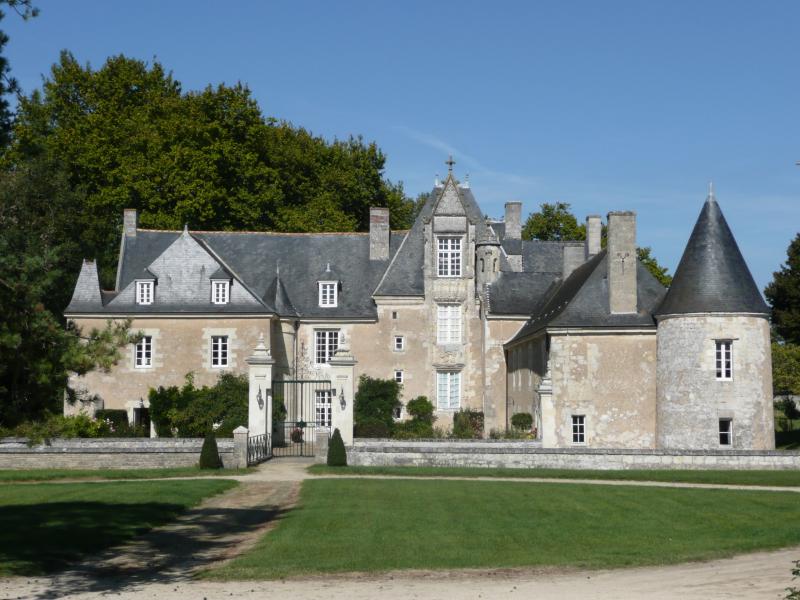 Château du Pont-de-Varenne, Louresse-Rochemenier