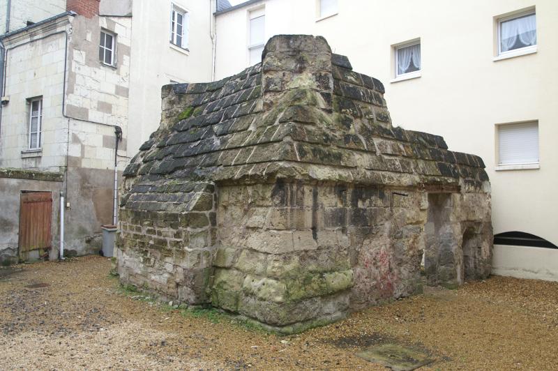 Chapelle du 14e siècle dite Lanterne des morts, Saumur
