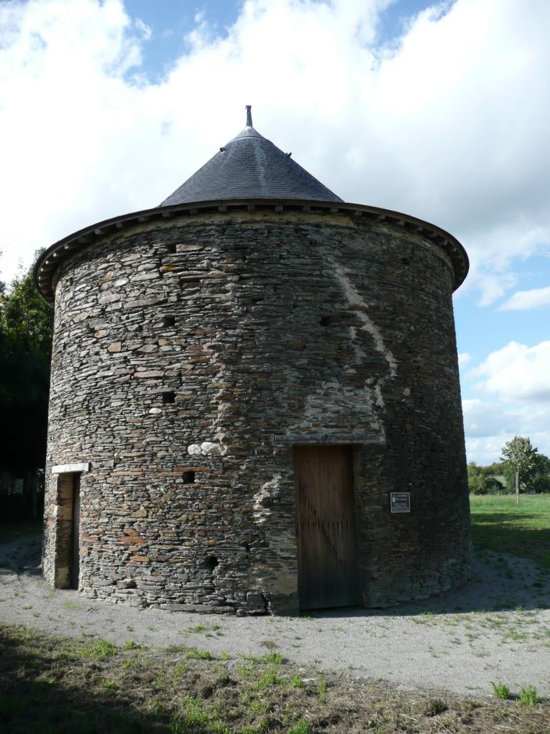 Ancien pigeonnier seigneurial