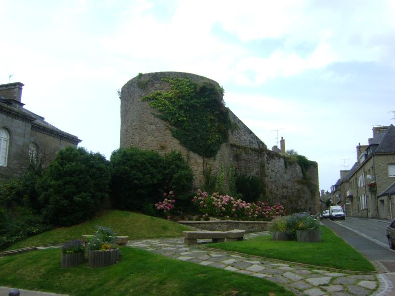 Anciennes fortifications, Avranches