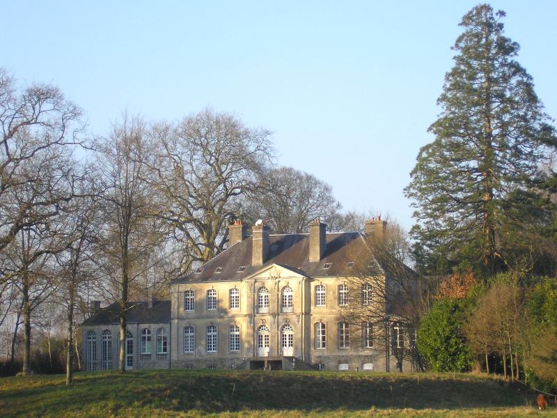 Château, Carantilly