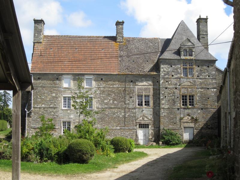 Manoir de Saint-Marcouf, Pierreville