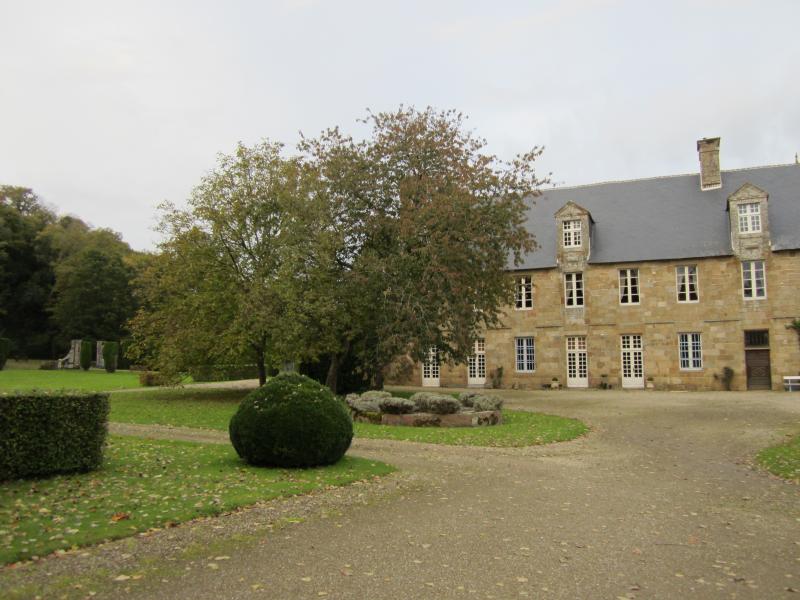 Ancienne abbaye de Montmorel, Poilley