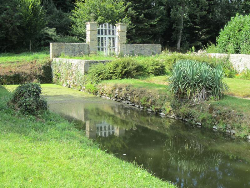 Jardin de la maison de Montcuit, Montcuit