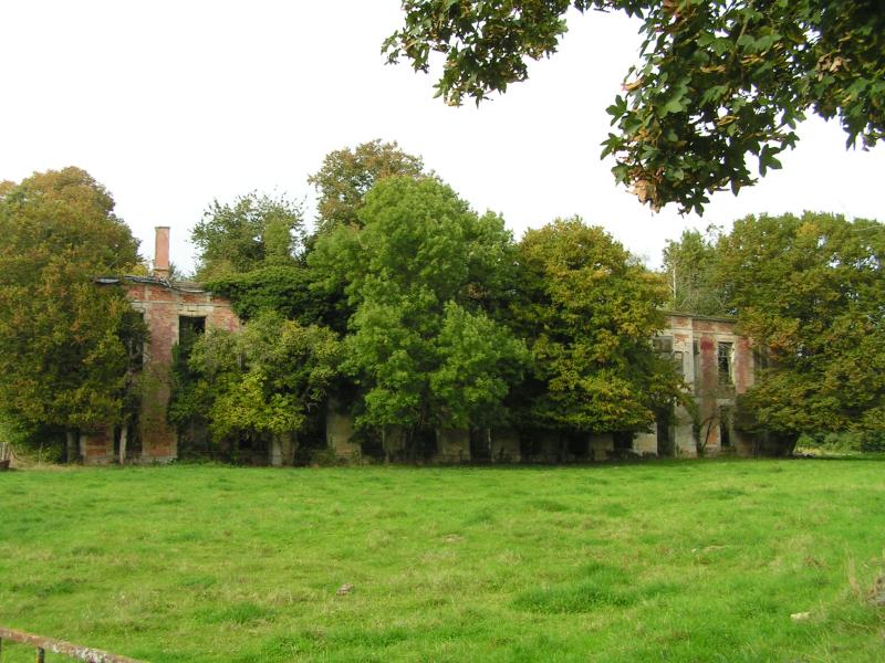 Abbaye de Haute-Fontaine (vestiges), Ambrières