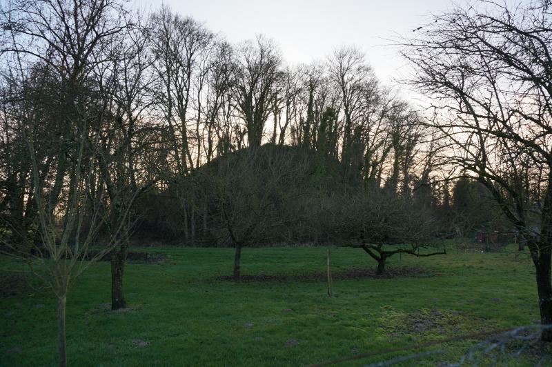 Tumulus, Bussy-le-Château