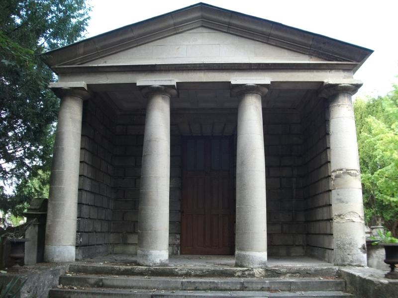 Chapelle située à l'entrée du cimetière du Nord, Reims