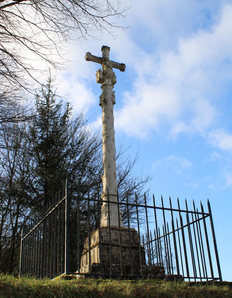 Croix de carrefour du 15s, Brennes