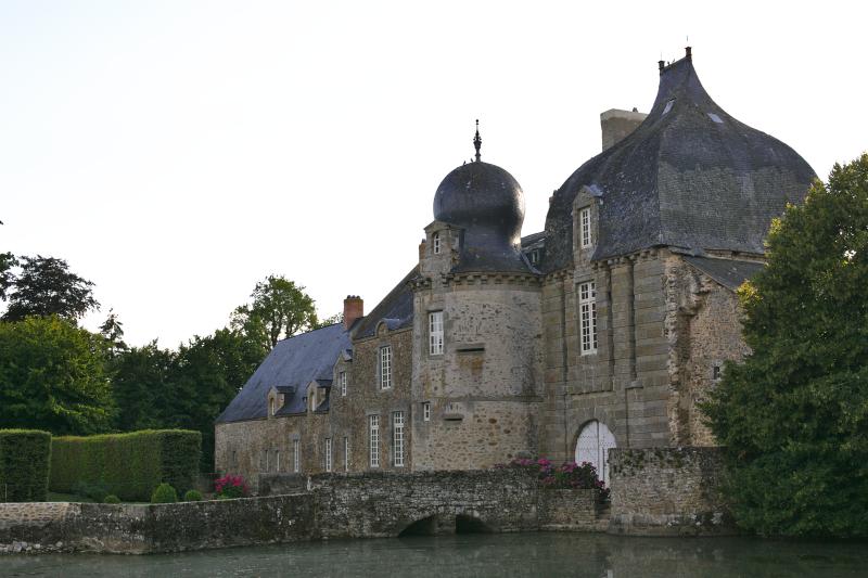 Château de Montesson, Bais